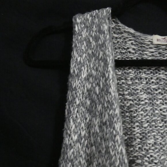 HOLLISTER CALIFORNIA | xs - s extra small - small | Open Front Sweater Vest - Picture 3 of 16